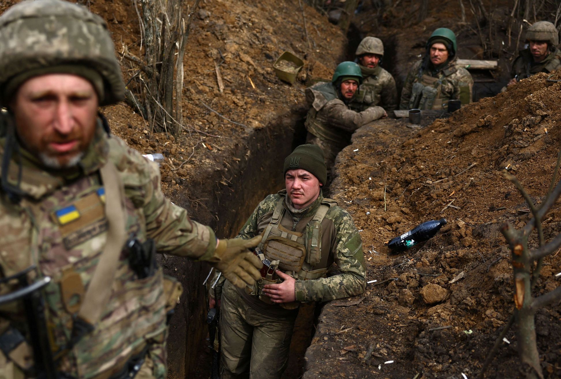 Ukrajina, vojáci, zákopy